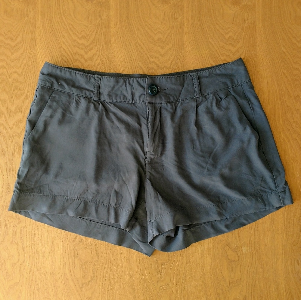 Banana Republic grey shorts
